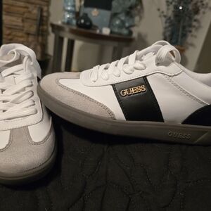 GUESS Striped Perlara Low Top Sneakers